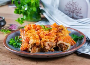 meat-cannelloni-pumpkintomato-sauce-plate_1161893-1180